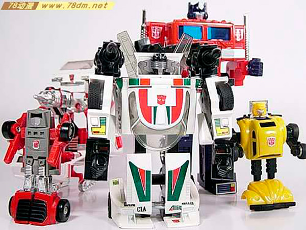《变形金刚》造型进化史：从方块大战到爆炸变形