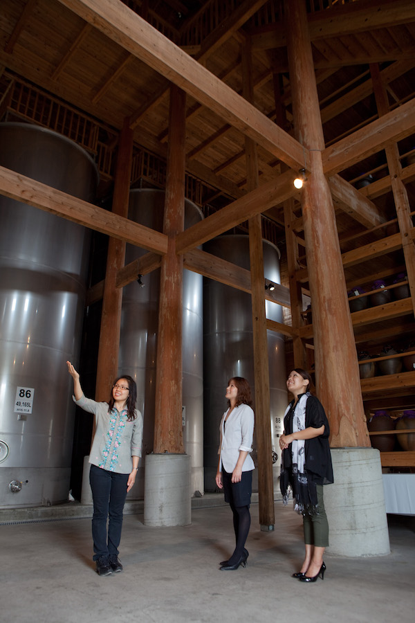 去冲绳还只想到吃海鲜？喝点儿泡盛才是正经事