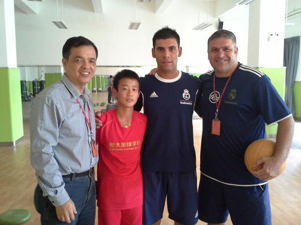 恒大再现球员出走事件，中超00后代表是否被经纪人“诱拐”