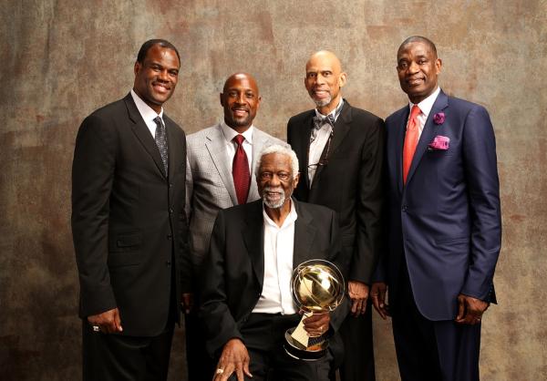 威少斩获本赛季常规赛MVP！这次“神龟”在台上动情哭泣