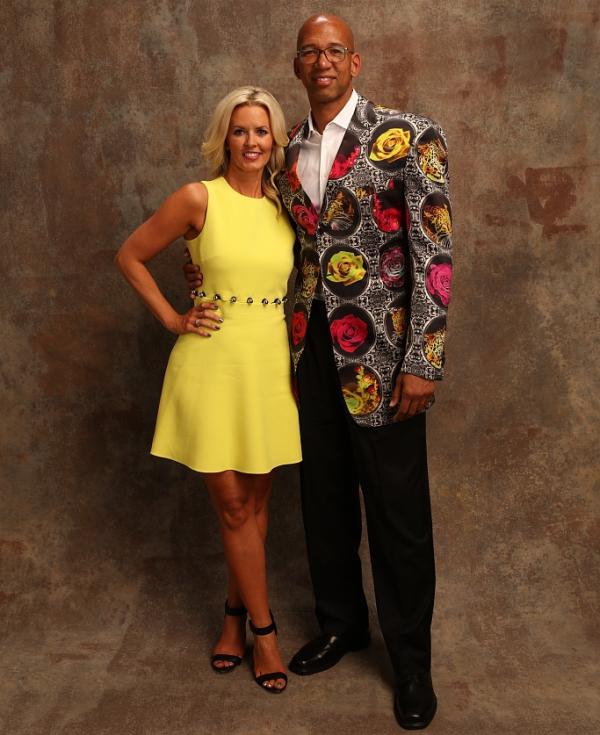 这是NBA颁奖礼最感动瞬间：面对杀妻凶手，他曾选择了宽恕