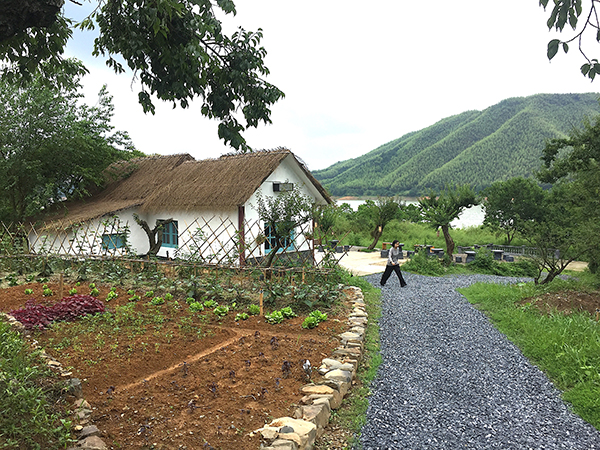 曾获联合国人居奖的安吉，成为野奢度假试验场