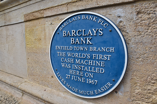 趣看｜你知道吗？世界第一台自动取款机50岁啦