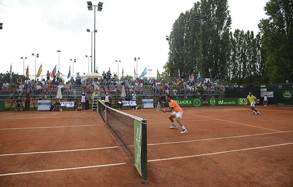 欢迎职业网坛最大牌新秀，49岁马尔蒂尼这次没穿米兰队服