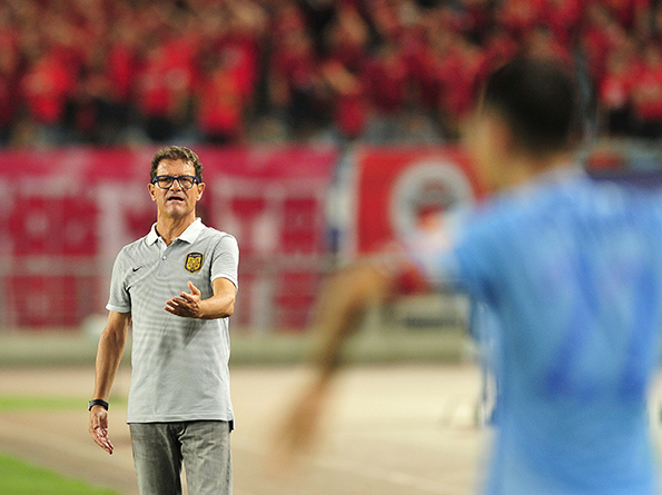 年龄不是问题，39岁卡瓦略把71岁卡佩罗“打懵了”