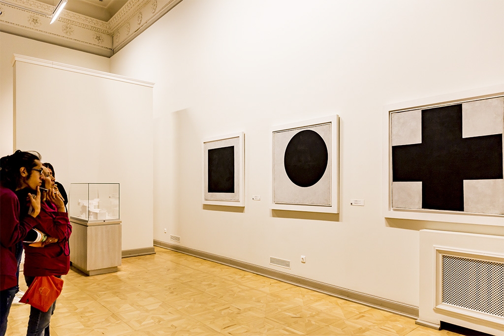 游客猜想——博物馆里的藏品