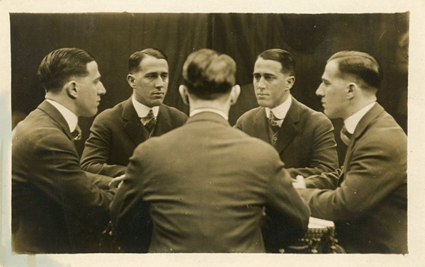 趣看｜5连拍弱爆了，一百年前人们都这么玩