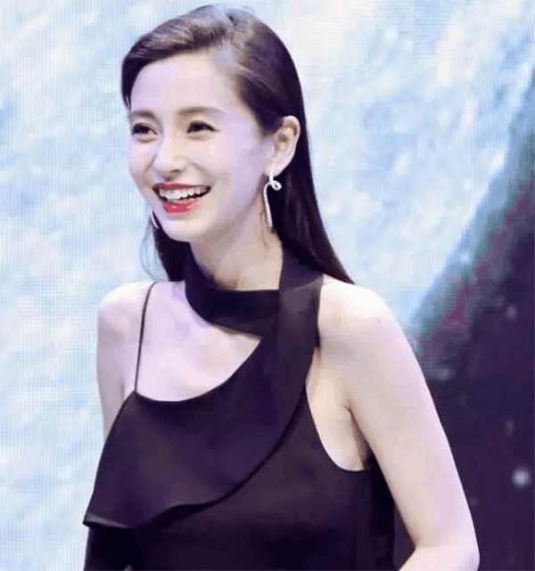 别急着跟产后女明星比瘦身，接纳自己的母亲幸福感更高