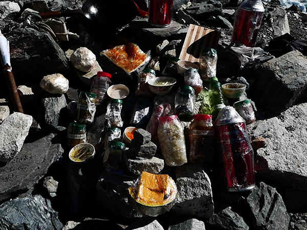 徒步8天攀登5200米珠峰大本营，只为在世界之巅做一顿饭