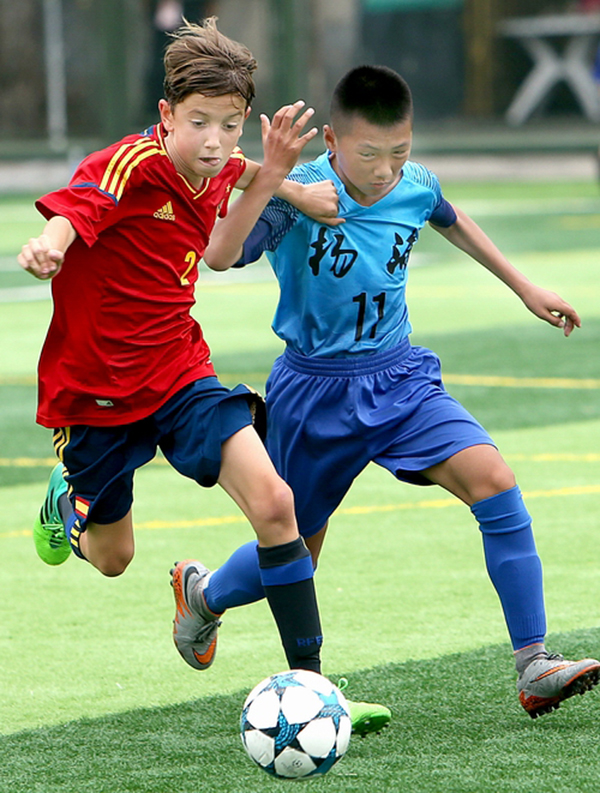 中国足球青少年参赛量不到欧洲1/5，不会比赛是从小造成的