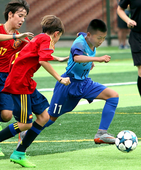 中国足球青少年参赛量不到欧洲1/5，不会比赛是从小造成的