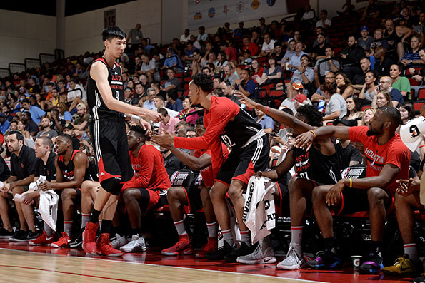 周琦首秀闪耀夏季联赛！全场最高正负值征服美国解说