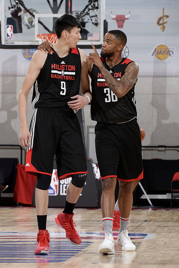 周琦首秀闪耀夏季联赛！全场最高正负值征服美国解说