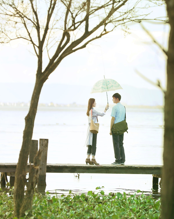 《秘果》：星二代们的中二演技和中二剧情更配哦