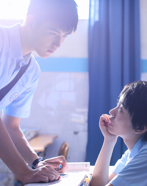 《秘果》：星二代们的中二演技和中二剧情更配哦