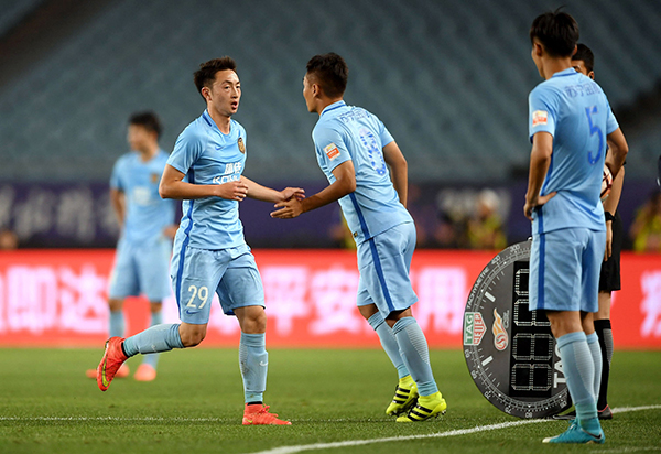 人民日报：中超新政不算高明却用心良苦，赛场都变生意场了