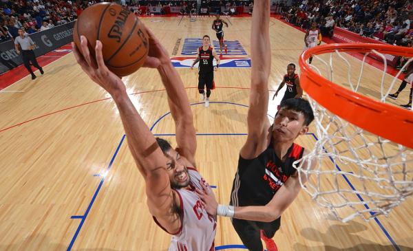 张佳玮丨别只在意周琦的得分，他是个没有内力的令狐冲