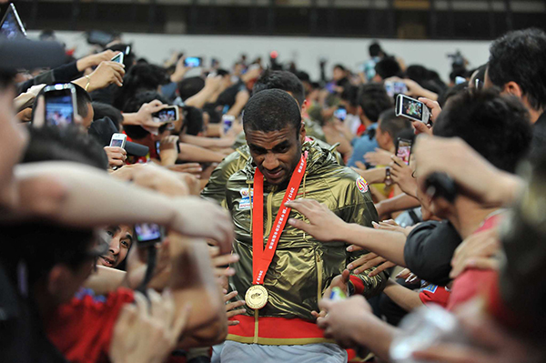 特写丨他毫不犹豫在国足球衣上签名，穆里奇曾如此想念中国