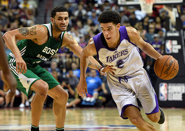 一场NBA没打就成联盟公敌，榜眼父子复制了“卡戴珊家族”