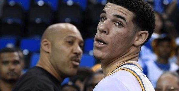 一场NBA没打就成联盟公敌，榜眼父子复制了“卡戴珊家族”