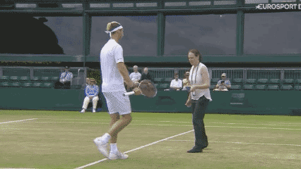 看完球衣再查内裤！颜色不对，中国小将温网被勒令现场换内裤