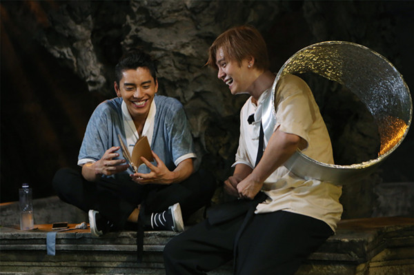 看电视｜天气这么热，瞅啥呢