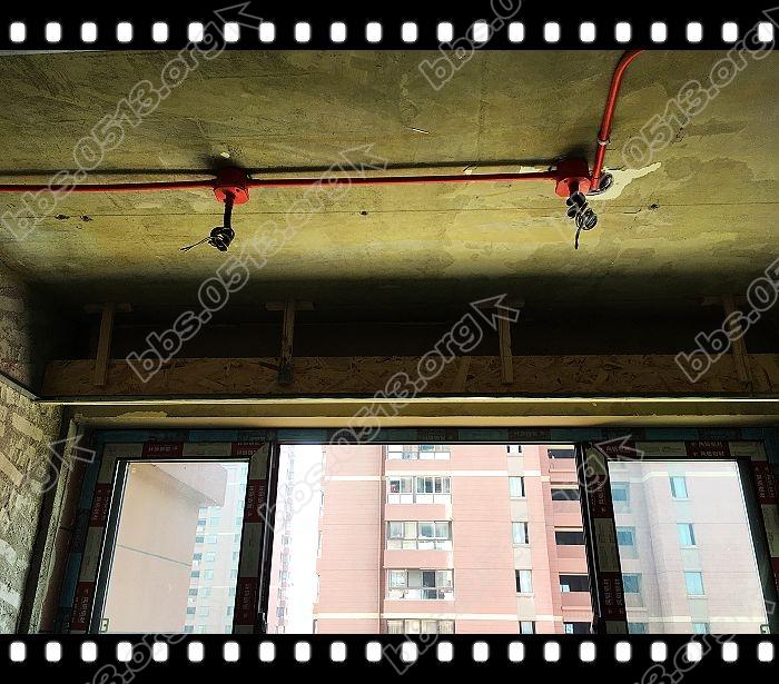 次卧窗帘盒 (3).jpg