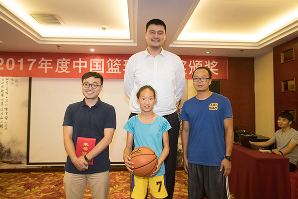 中国篮球新闻奖揭晓，澎湃新闻《大山篮球梦》获年度视频奖