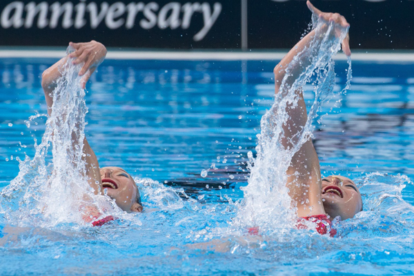 文婷姐妹花世锦赛花游摘银，曾遭黑幕的她们等来命运的成全