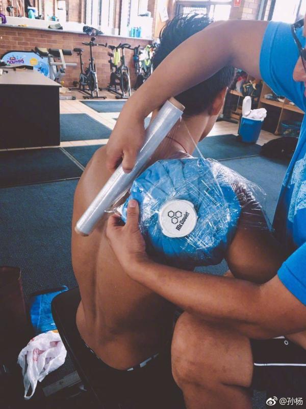 孙杨魔鬼备战把自己练到哭，世锦赛带队迈向“王者之师”