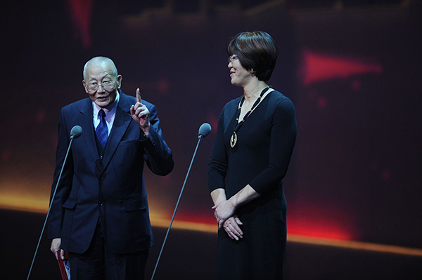 对话魏纪中：体育领域外行也能领导内行，关键在学习