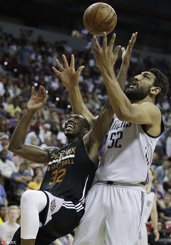 “印度姚明”的逐梦之旅：每当丁彦雨航进攻，他都用力喝彩