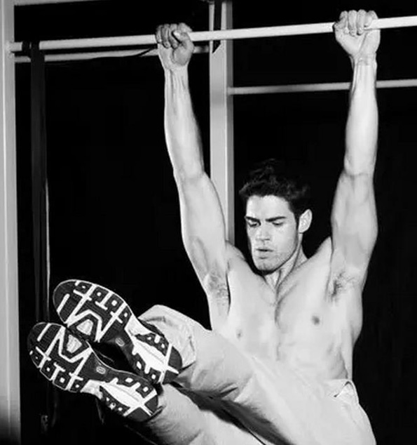 鹿晗练成肌肉型男了，他的健身法则藏着什么秘密