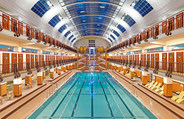 炎炎夏日，快来这些最美的复古泳池拗造型！