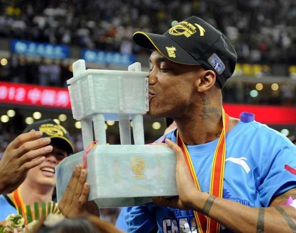 拥有马布里意味着什么，下赛季CBA京城德比会有球迷倒戈吗