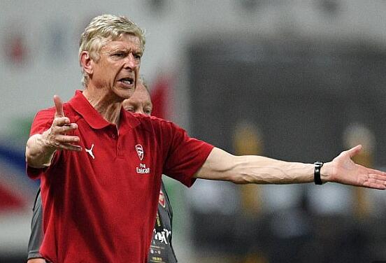 阿森纳上海遭遇疑似食物中毒，40℃下是中暑还是吃坏肚子