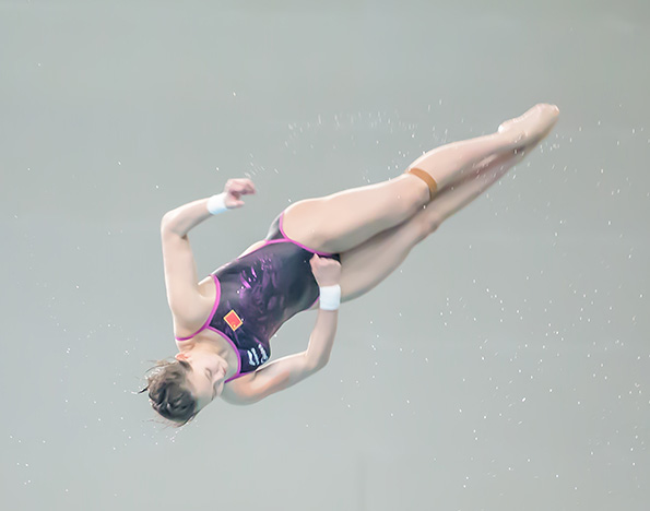 中国史上首个“00后”奥运冠军，最后困在了“发育”上