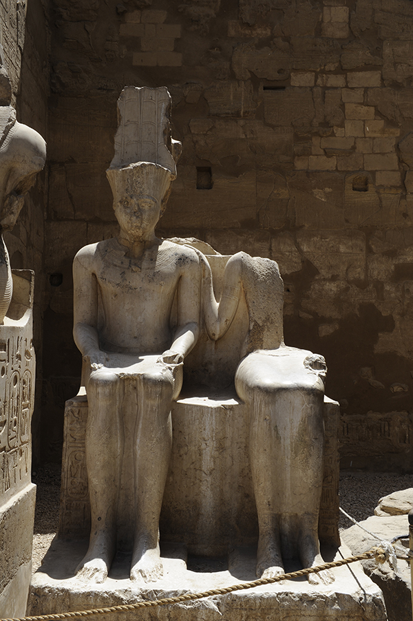 尼罗河：烈日灼人