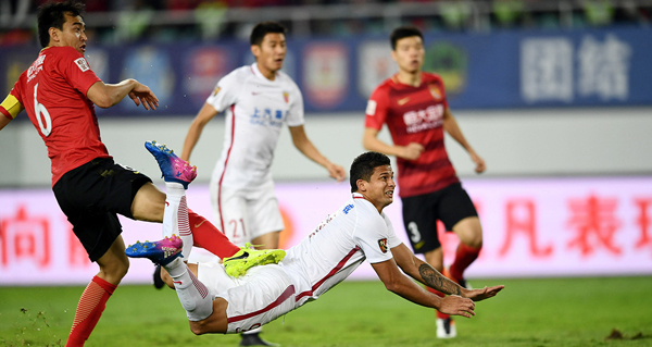 中超榜首大战足协拒用洋哨，这一次总算守住了规则底线