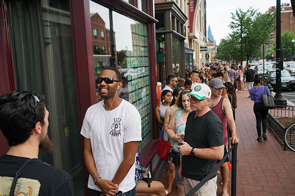 趣看｜只与《权力的游戏》第七季同步，华盛顿开了一间快闪吧