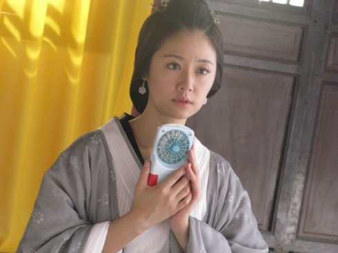 天气这么热，明星们的防暑利器是……