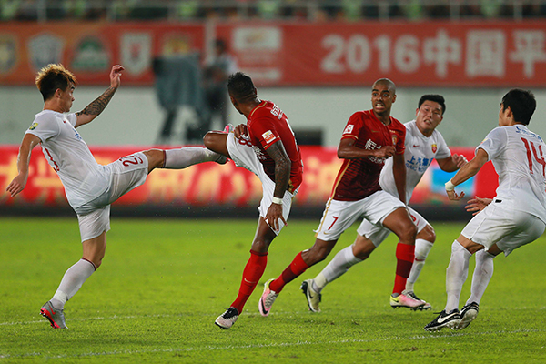 中超天王山之战！4年了，上港从没赢过恒大一场