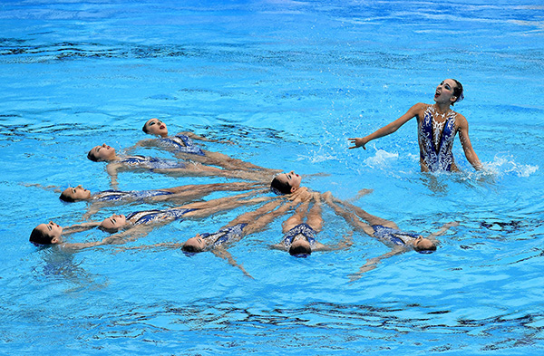 历史性突破！中国花游一曲《怒海争锋》获首枚世锦赛金牌