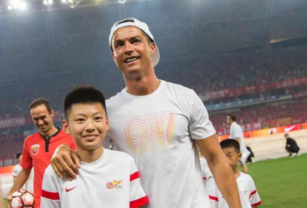 天王山之战握手言和，恒大和上港的争冠大戏还得演