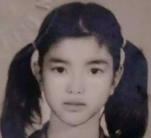 香港足总首位女董事的传奇：从金牌词人、文坛才女到球队掌门