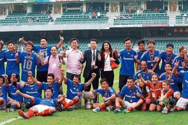 香港足总首位女董事的传奇：从金牌词人、文坛才女到球队掌门