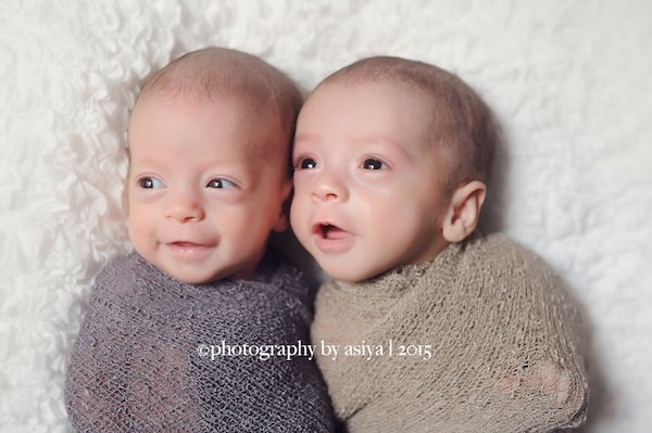 双胞胎有哪些神奇的秘密？一组照片让你看得母爱爆棚