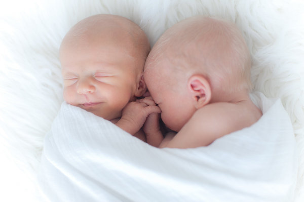 双胞胎有哪些神奇的秘密？一组照片让你看得母爱爆棚