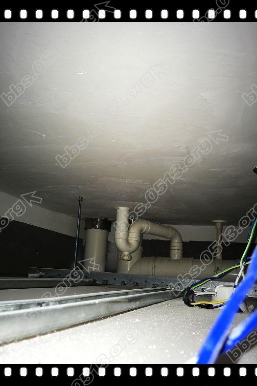 闭水检查衣帽间 (6).jpg