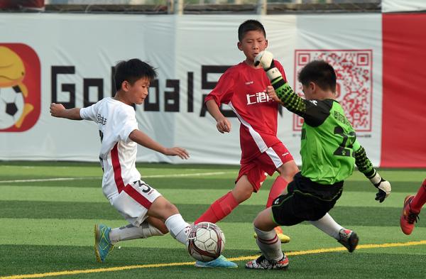 中超青训模式要学巴萨，上港：我们没问球员家长要过一分钱